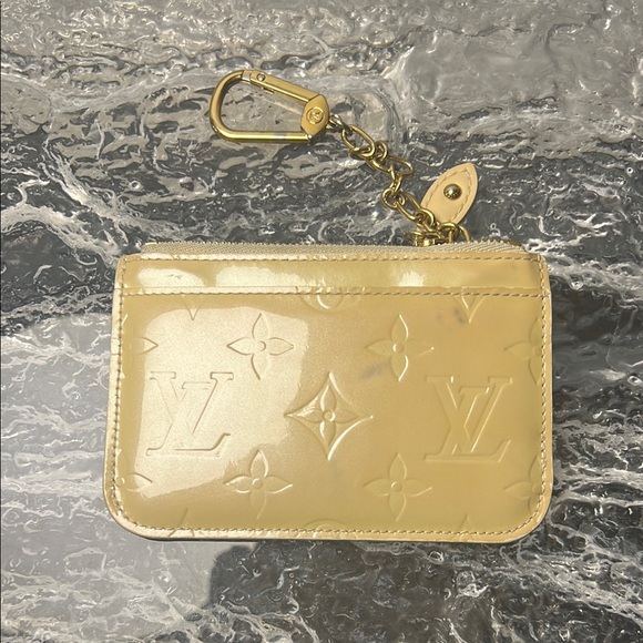 Louis Vuitton Vernis Handbag - Picture 12 of 15